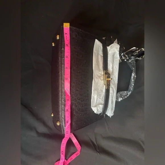 Elegant Black Handbag - Picture 5 of 6